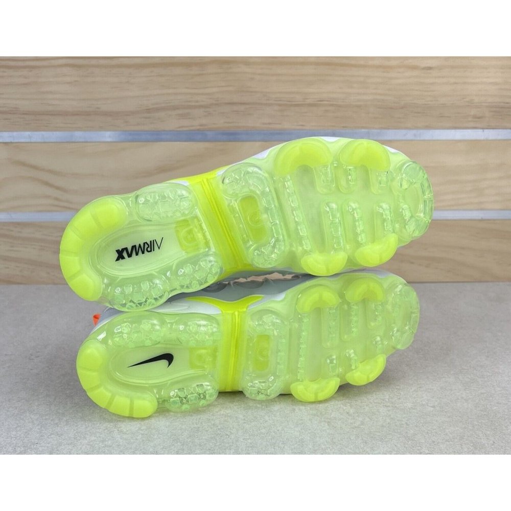 Nike Air VaporMax Plus Photon Dust Volt 2022 Size Womens 11 / Men’s 9.5 - Picture 8 of 10